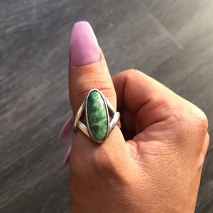 Amazing green turquoise sterling silver ring